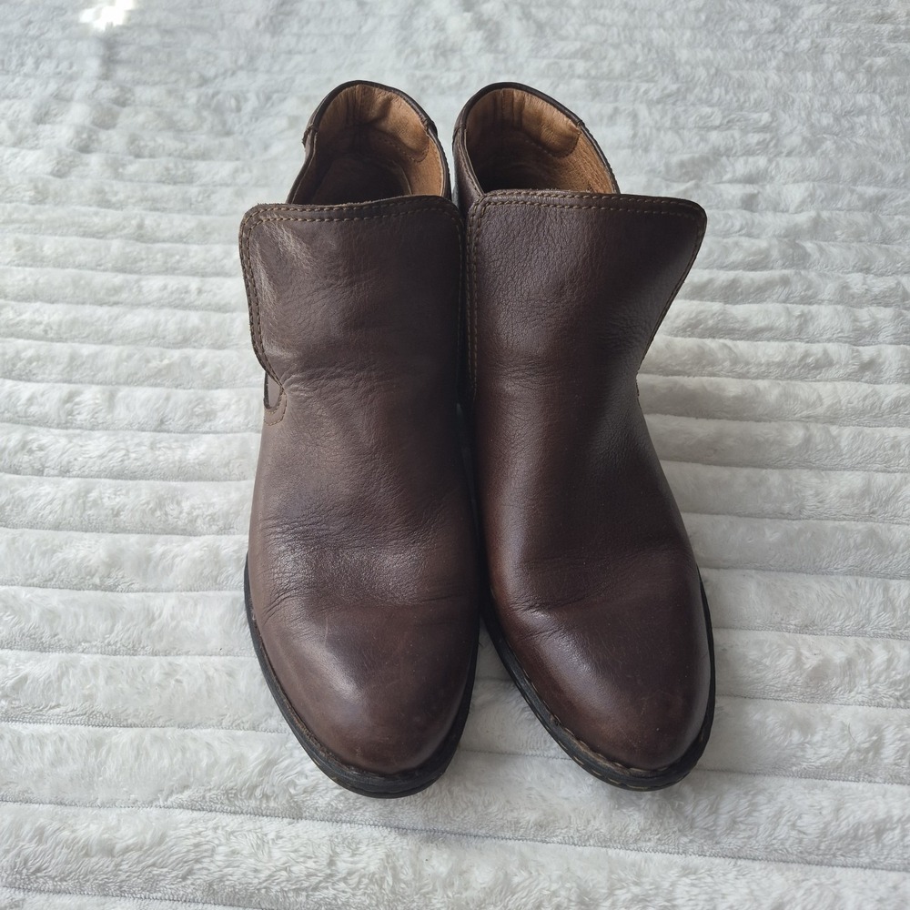 Born Booties Women's Size 11 Brown Leather Western Ankle Block Heel M/W62113